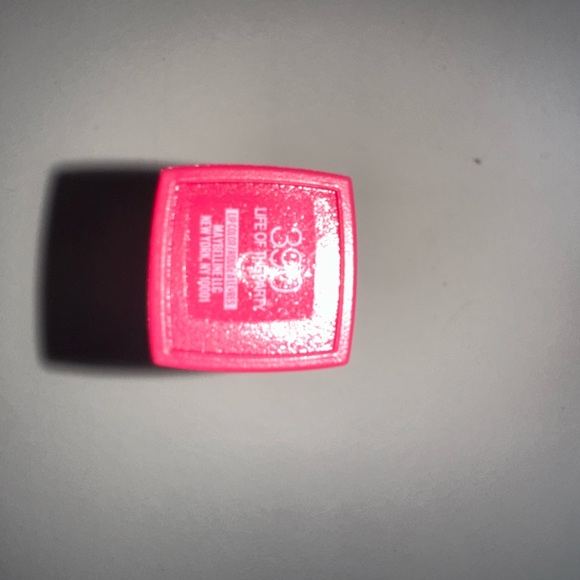 SuperStay Matte Ink Liquid Lipstick gives you a flawless matte finish… shade 390 - Picture 7 of 7